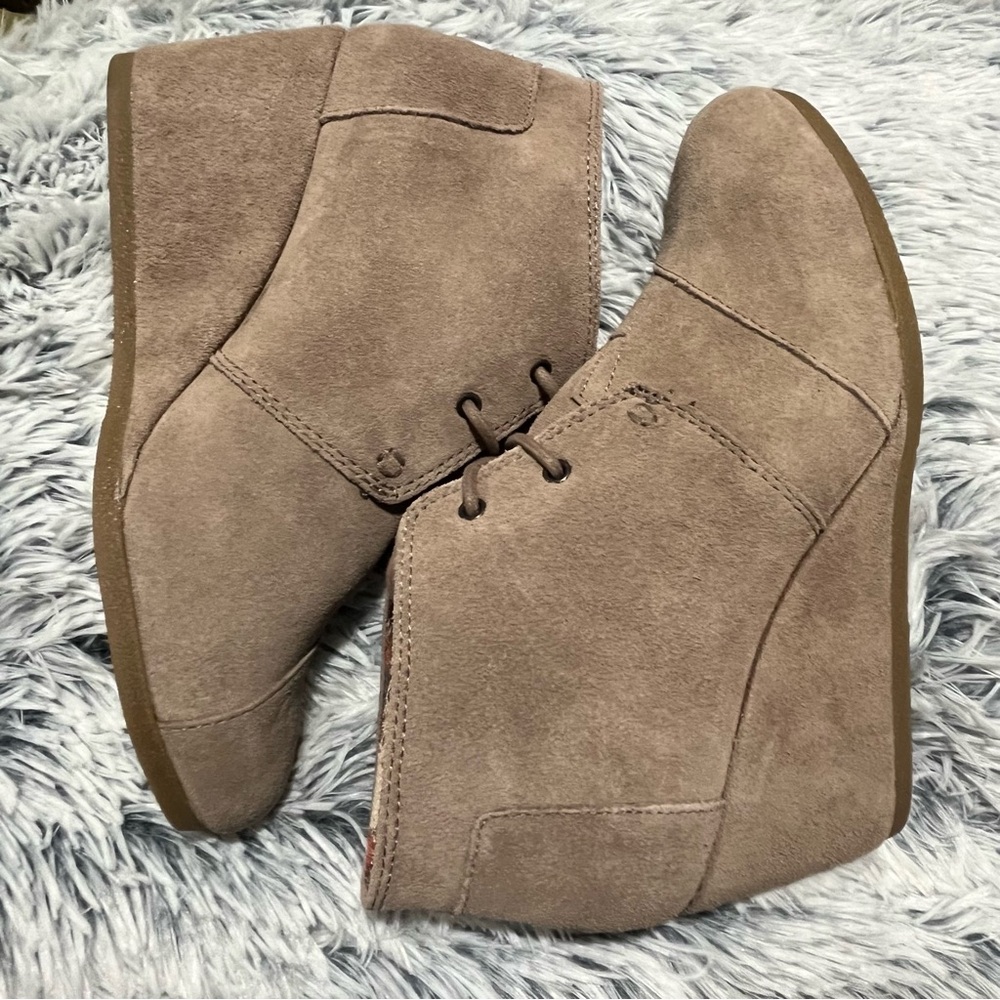 Toms Tan Wedge Boots - Size 8.5